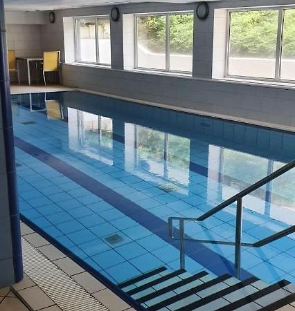 Ferienwohnung Mit Seeblick Und Schwimmbadnutzung In クックスハーフェン エクステリア 写真