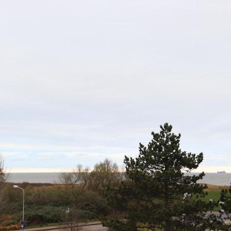 Ferienwohnung Mit Seeblick Und Schwimmbadnutzung In クックスハーフェン エクステリア 写真