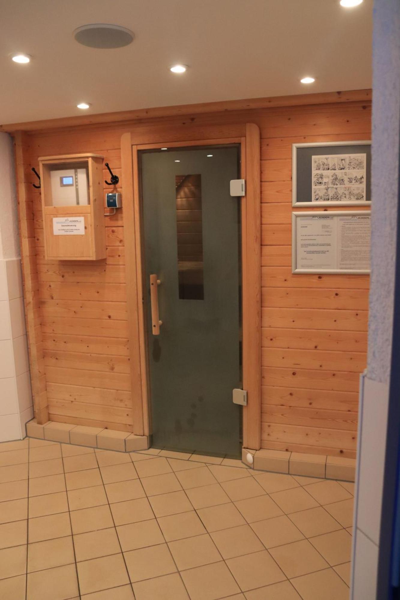 Ferienwohnung Mit Seeblick Und Schwimmbadnutzung In クックスハーフェン エクステリア 写真