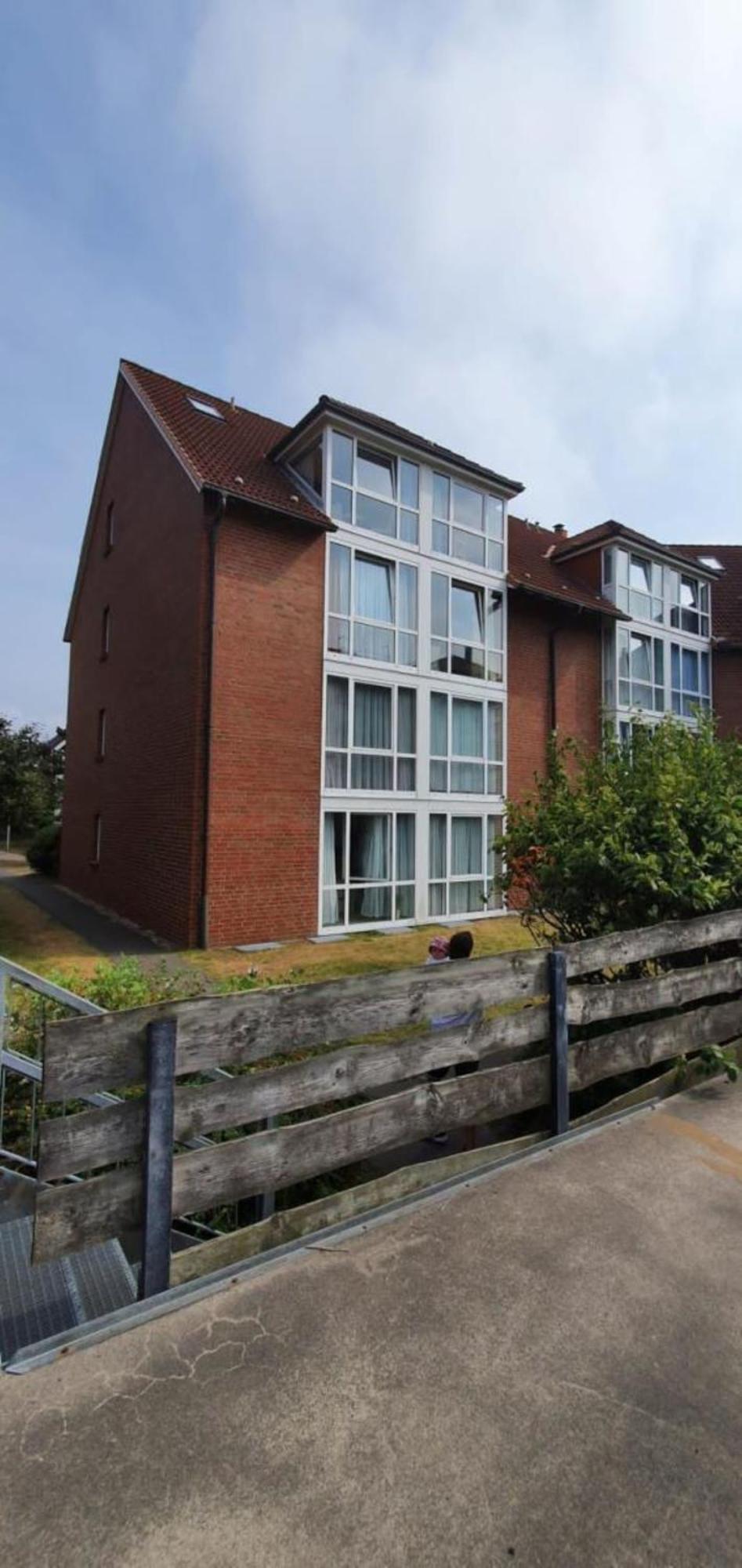 Ferienwohnung Mit Seeblick Und Schwimmbadnutzung In クックスハーフェン エクステリア 写真