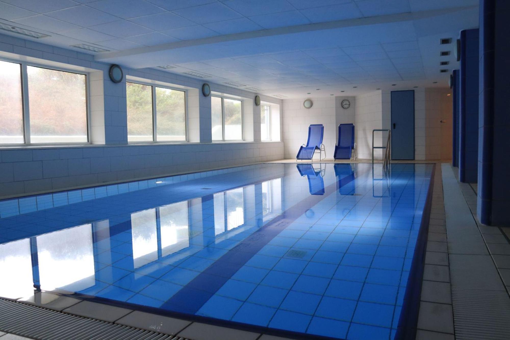 Ferienwohnung Mit Seeblick Und Schwimmbadnutzung In クックスハーフェン エクステリア 写真