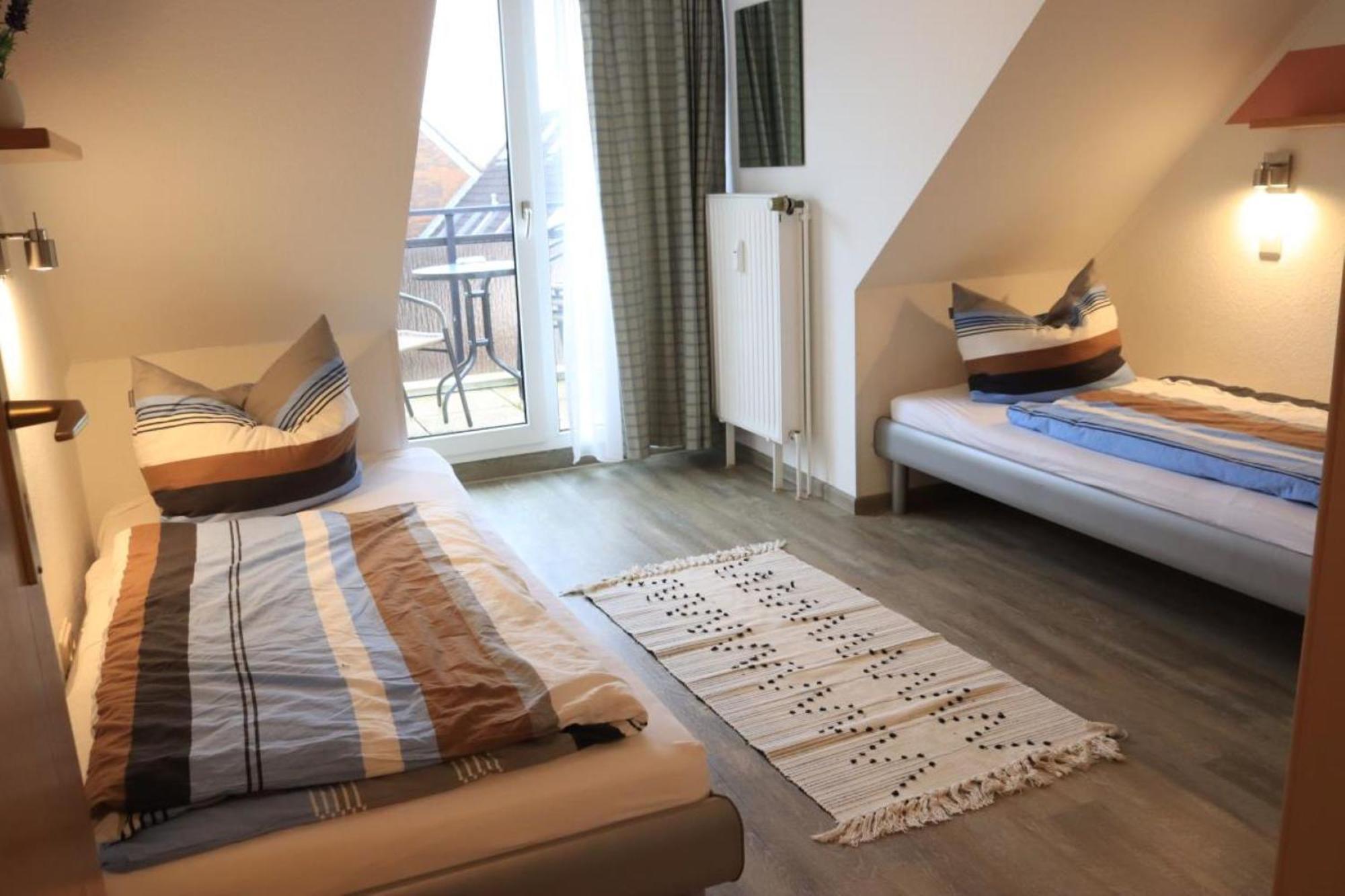 Ferienwohnung Mit Seeblick Und Schwimmbadnutzung In クックスハーフェン エクステリア 写真